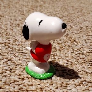 4/$30 🥜 vintage "Kiss Me" plastic Snoopy figurine